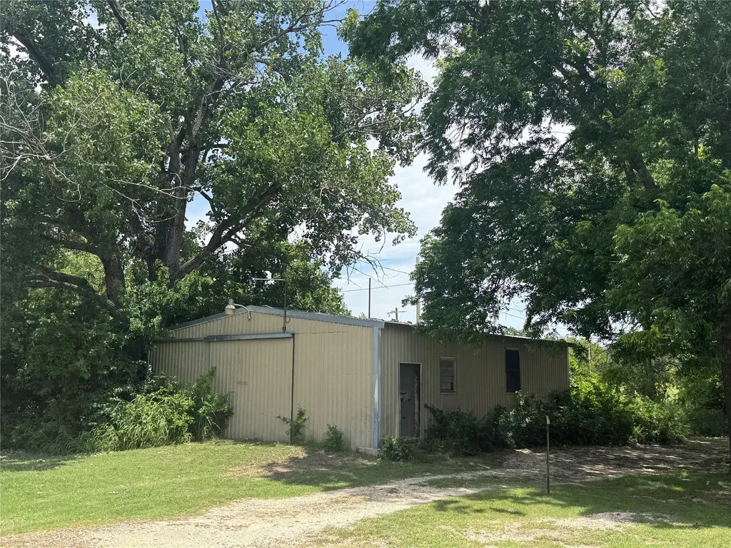 910 Quintard Morgan TX 76671