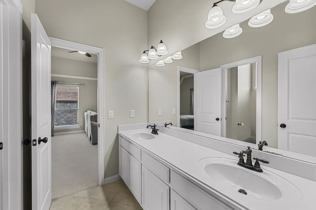 5675 Beacon Hill Drive Frisco TX 75036