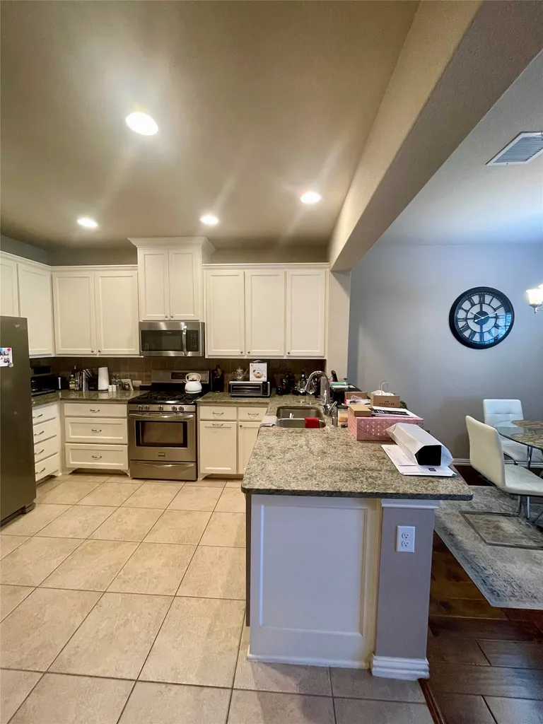 3803 Cascade Sky Drive Arlington TX 76005