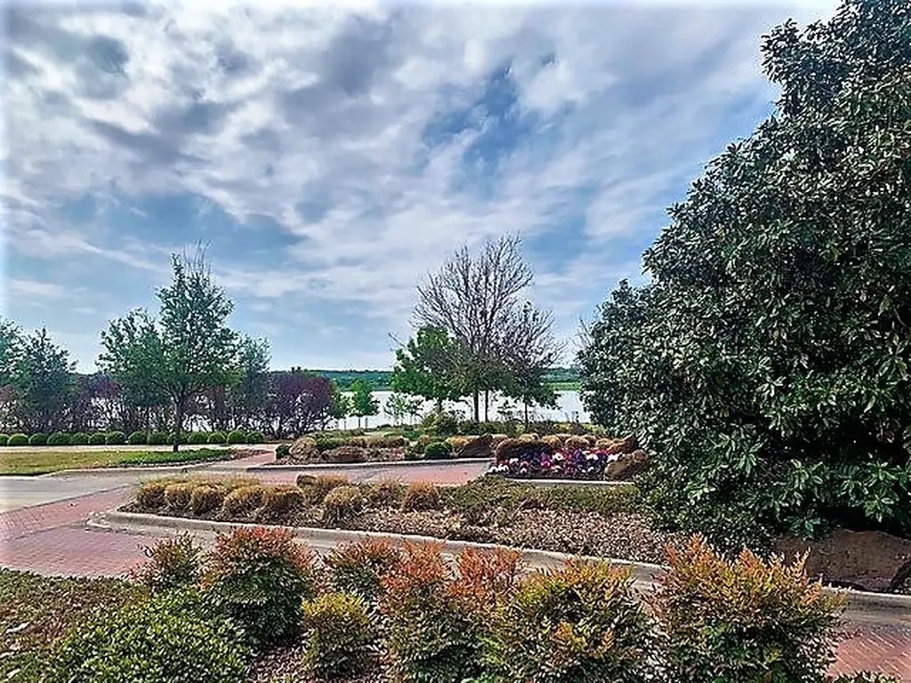 3803 Cascade Sky Drive Arlington TX 76005
