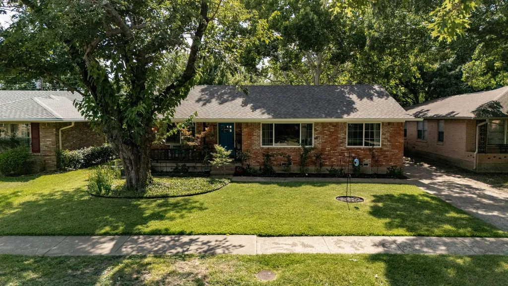 9639 Leaside Drive Dallas TX 75238