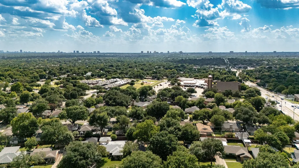 9639 Leaside Drive Dallas TX 75238