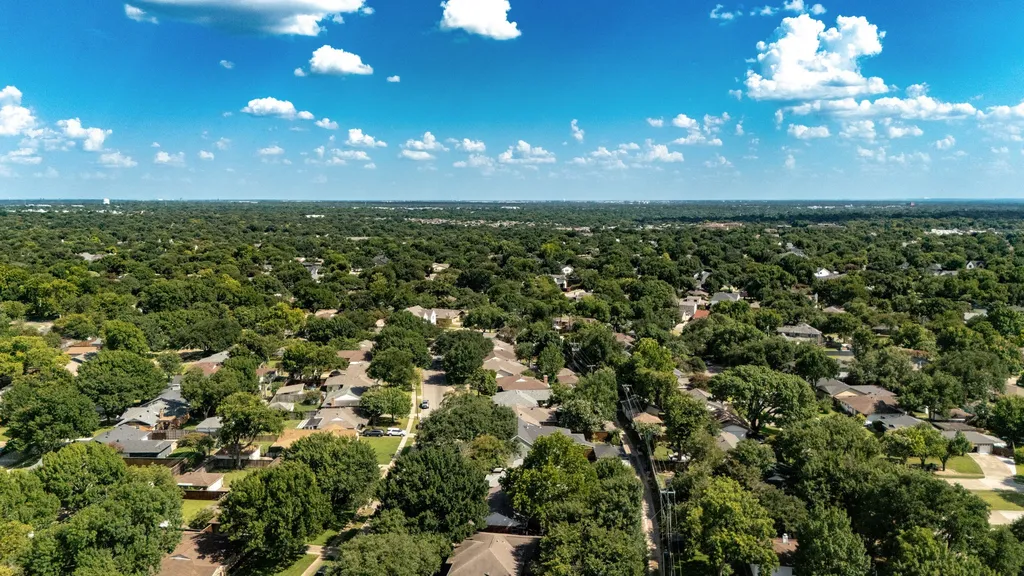 9639 Leaside Drive Dallas TX 75238