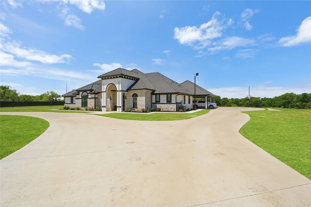 7381 Mesquite Ridge Sanger TX 76266