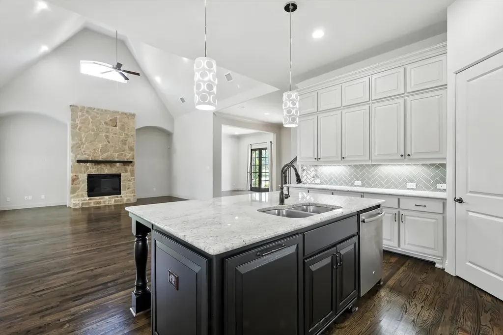 1621 Le Mans Lane Southlake TX 76092