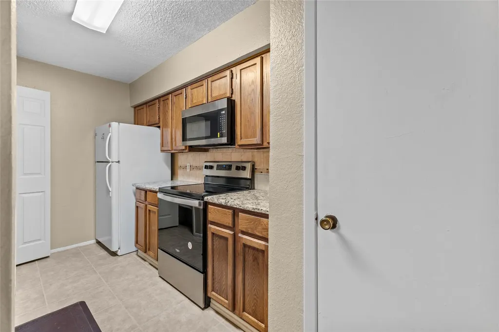 9623 Walnut Street Dallas TX 75243