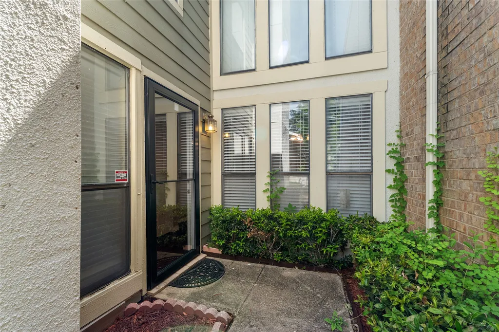 9623 Walnut Street Dallas TX 75243