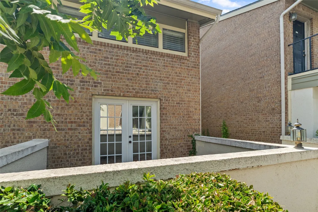 9623 Walnut Street Dallas TX 75243