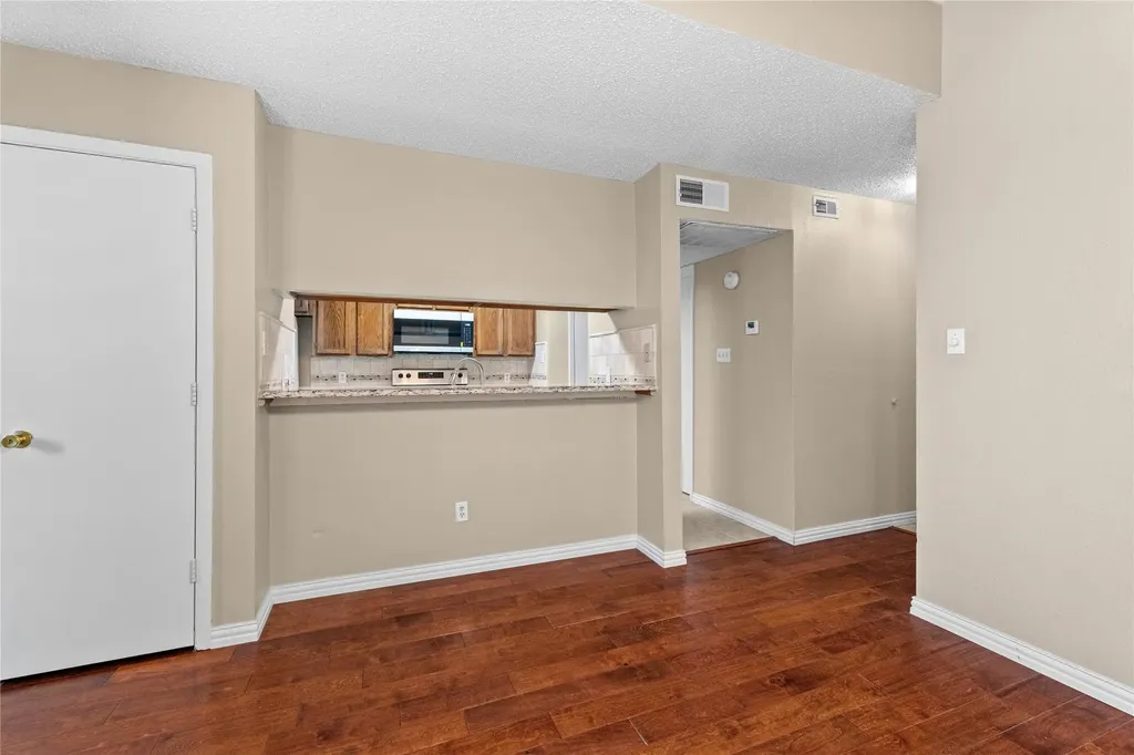 9623 Walnut Street Dallas TX 75243