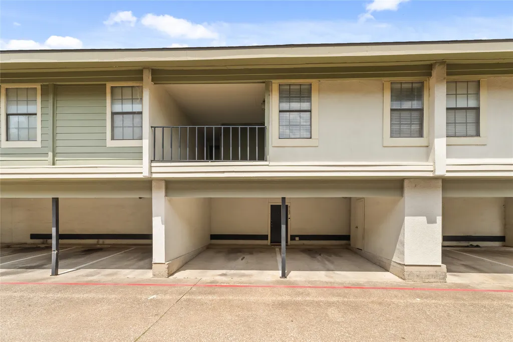 9623 Walnut Street Dallas TX 75243