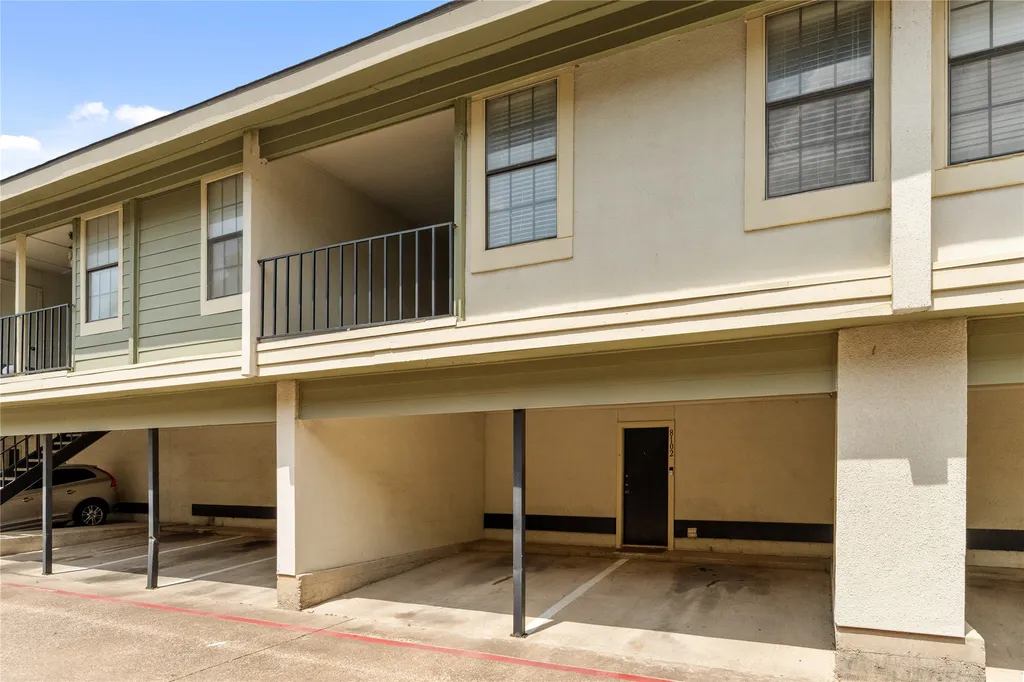 9623 Walnut Street Dallas TX 75243