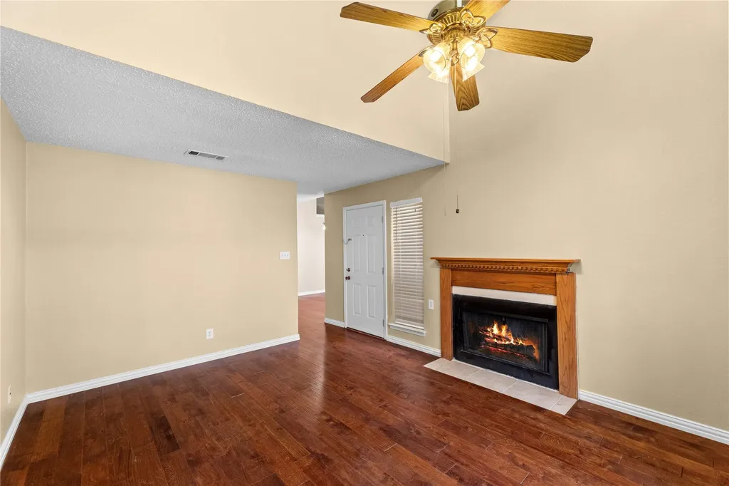 9623 Walnut Street Dallas TX 75243