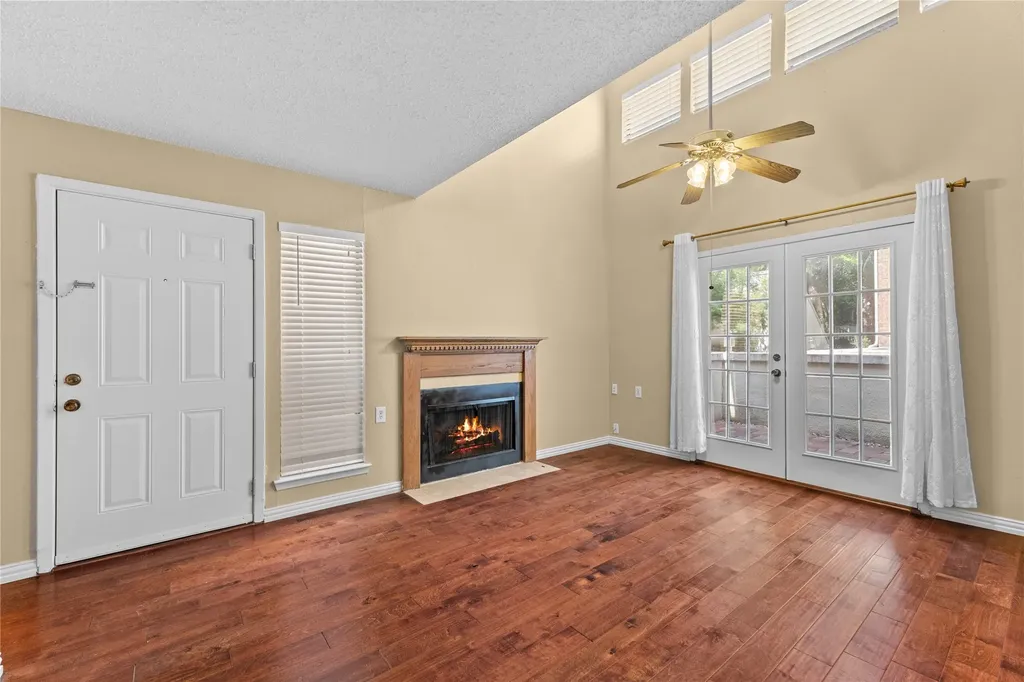 9623 Walnut Street Dallas TX 75243