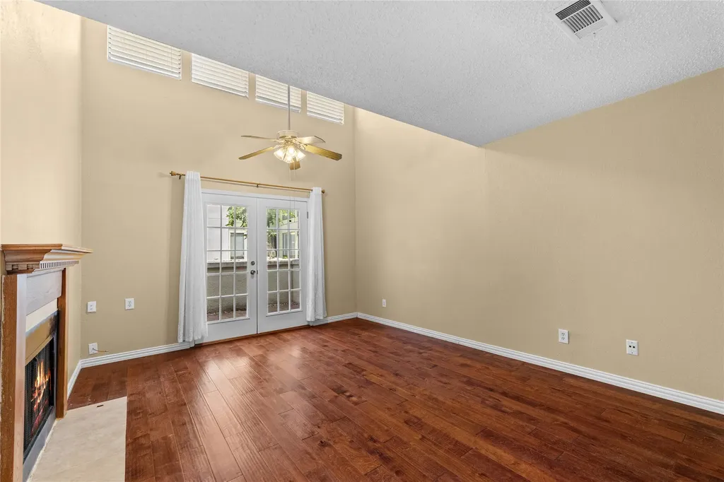 9623 Walnut Street Dallas TX 75243