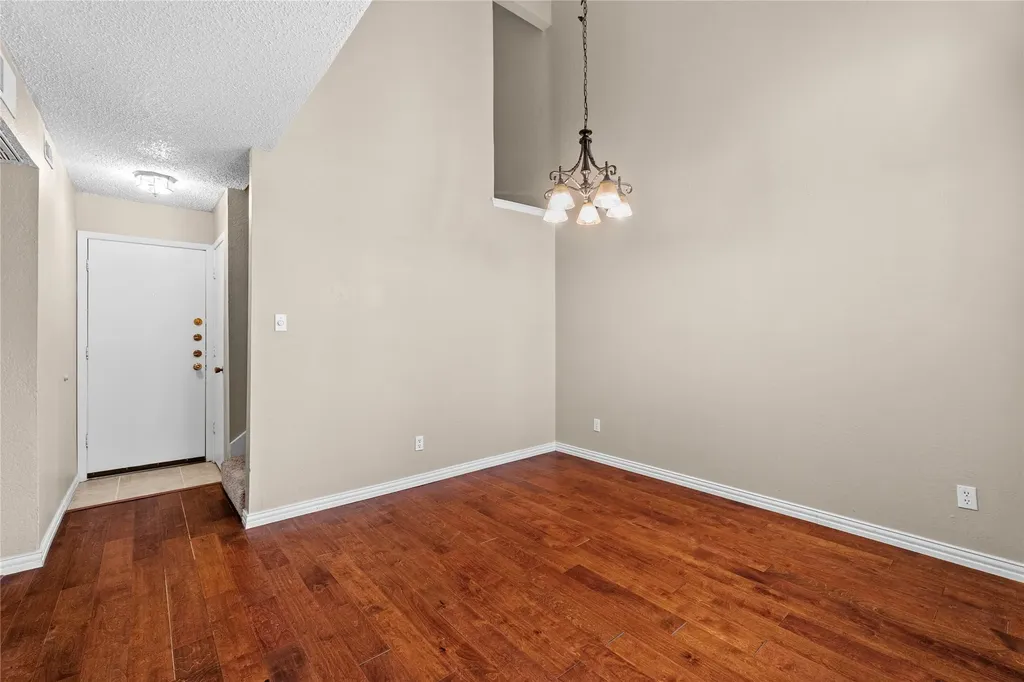 9623 Walnut Street Dallas TX 75243