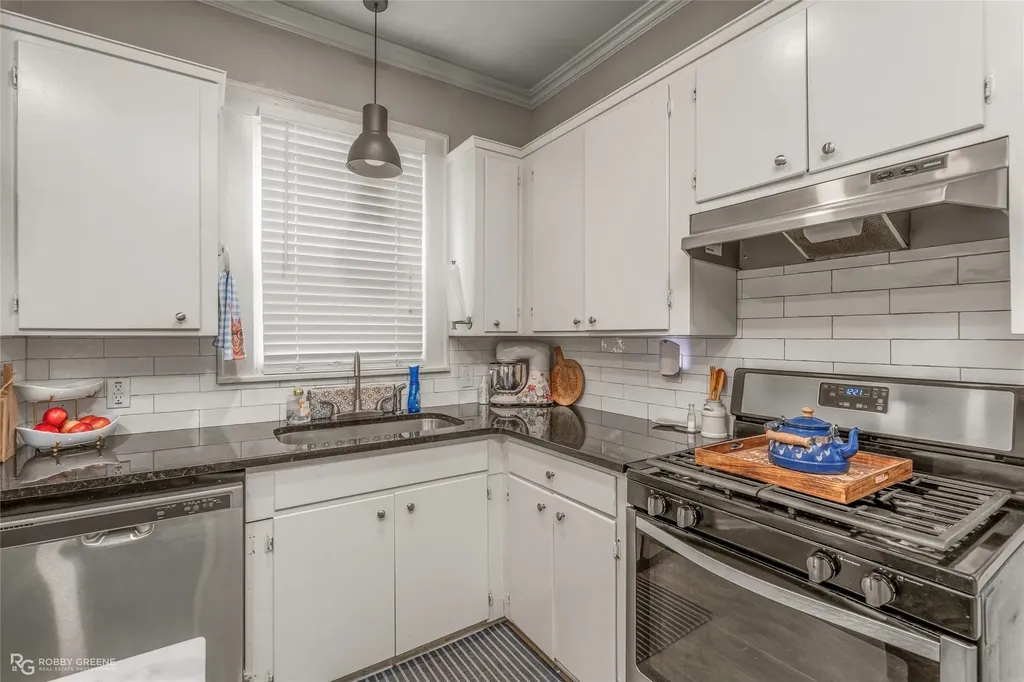 639 Ratcliff Shreveport LA 71104