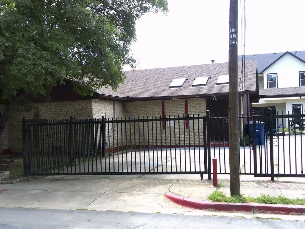 3421 Chihuahua Avenue Dallas TX 75212