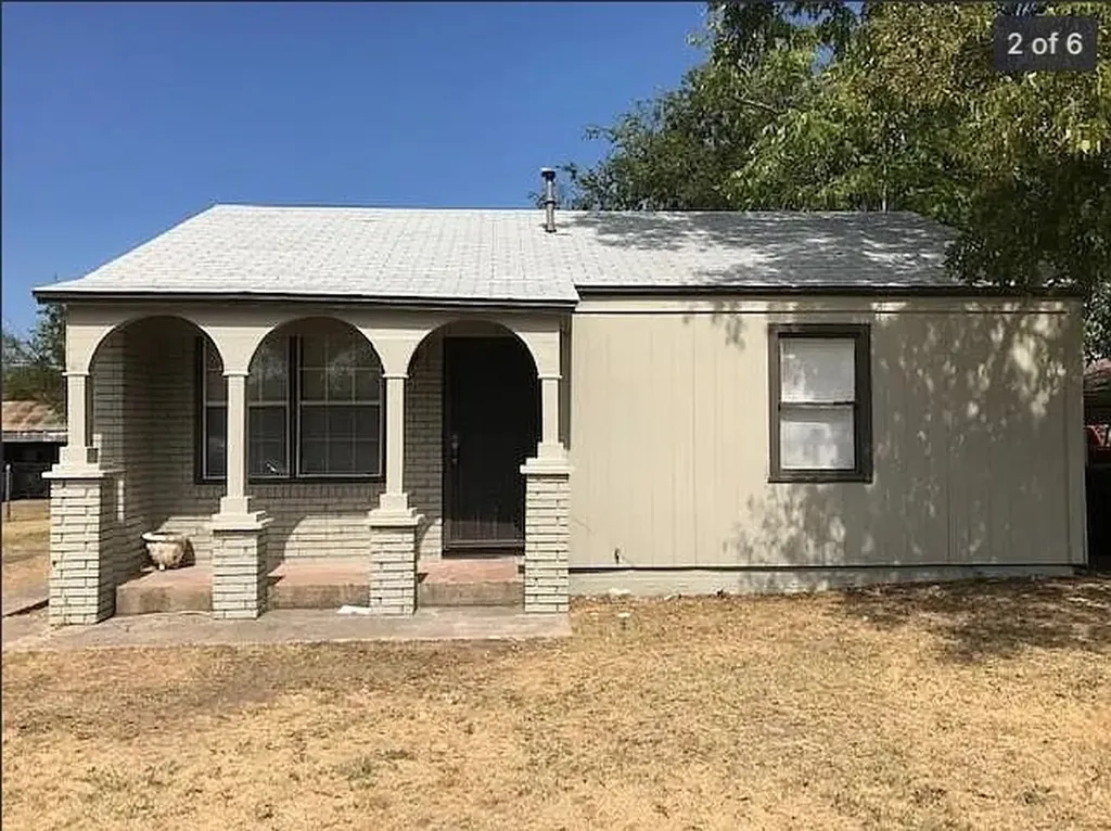 2417 Lowriemore Lane Fort Worth TX 76105