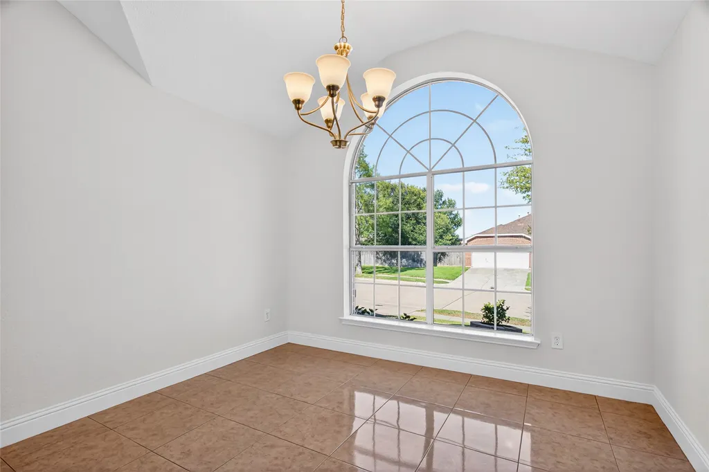 4817 Barnhill Lane Fort Worth TX 76135