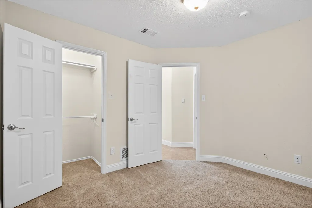 4817 Barnhill Lane Fort Worth TX 76135