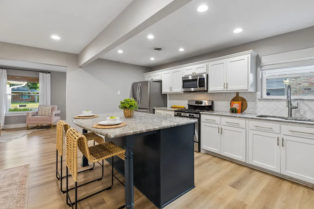 10647 Chesterton Drive Dallas TX 75238