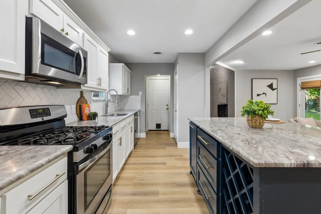 10647 Chesterton Drive Dallas TX 75238