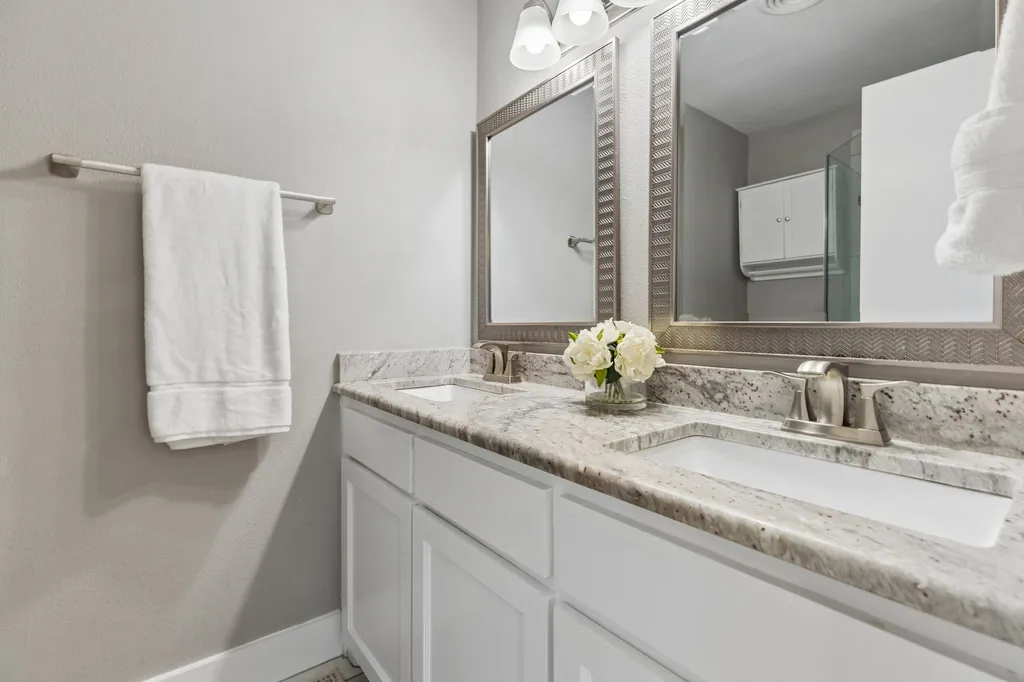 10647 Chesterton Drive Dallas TX 75238