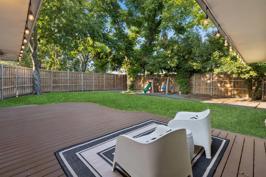 10647 Chesterton Drive Dallas TX 75238