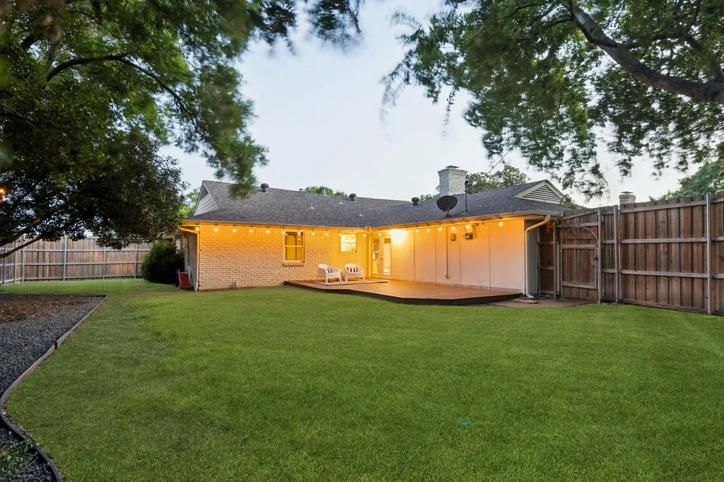 10647 Chesterton Drive Dallas TX 75238