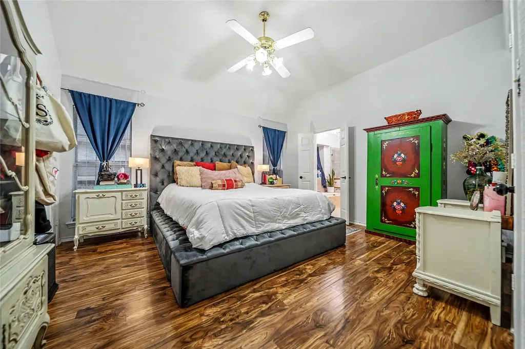 2530 Cresthaven Drive Garland TX 75040