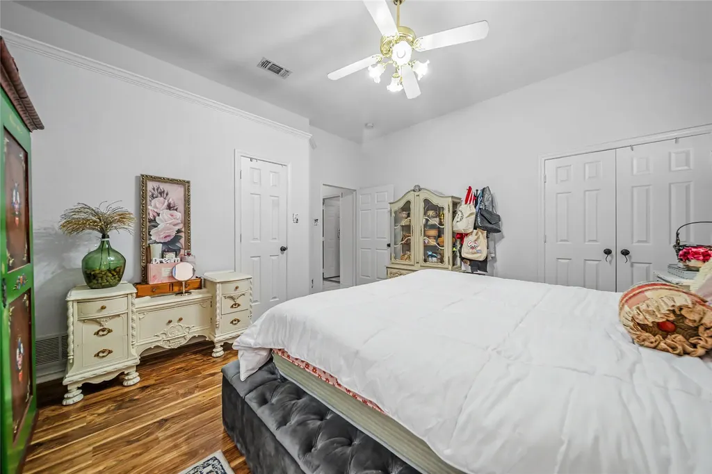 2530 Cresthaven Drive Garland TX 75040