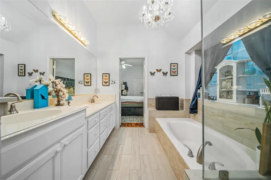 2530 Cresthaven Drive Garland TX 75040