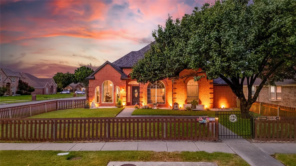 2530 Cresthaven Drive Garland TX 75040