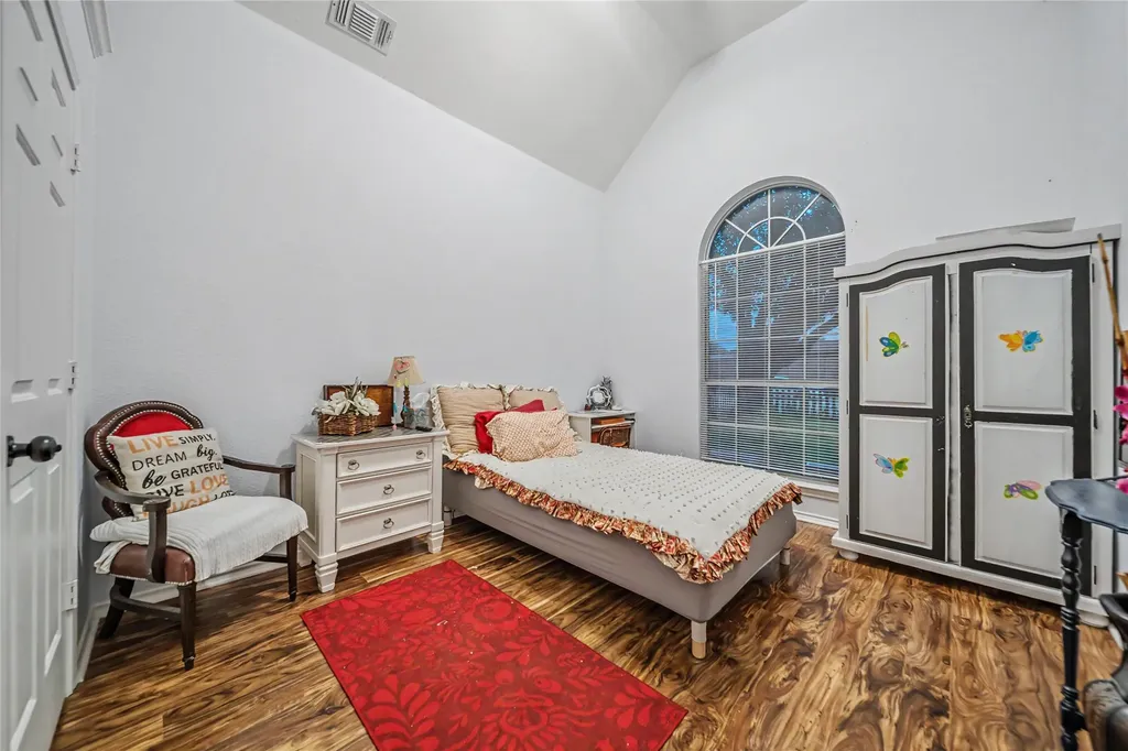 2530 Cresthaven Drive Garland TX 75040