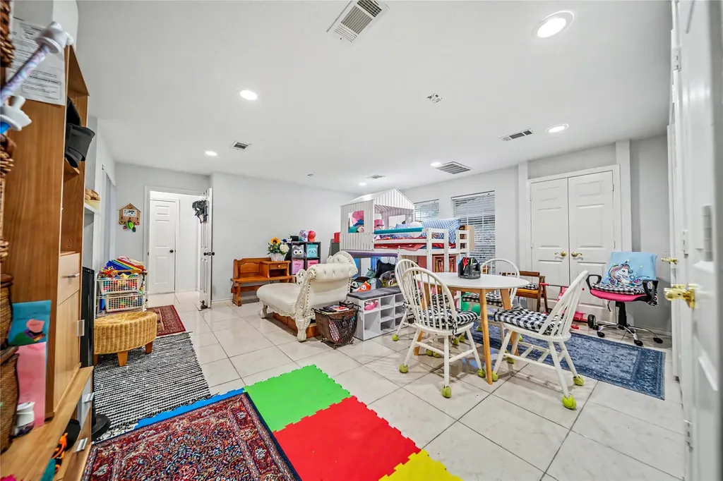 2530 Cresthaven Drive Garland TX 75040