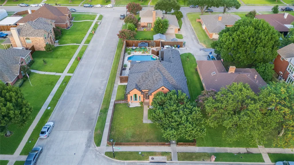 2530 Cresthaven Drive Garland TX 75040