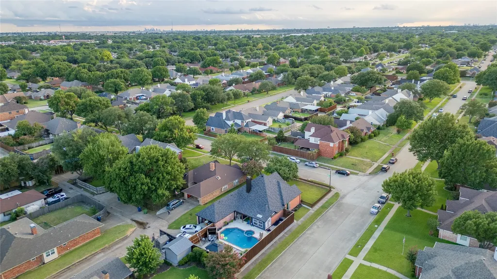 2530 Cresthaven Drive Garland TX 75040