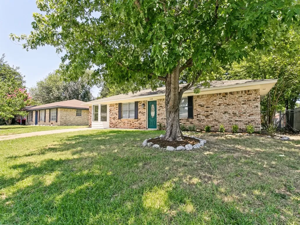 103 Southmanor Court Sanger TX 76266