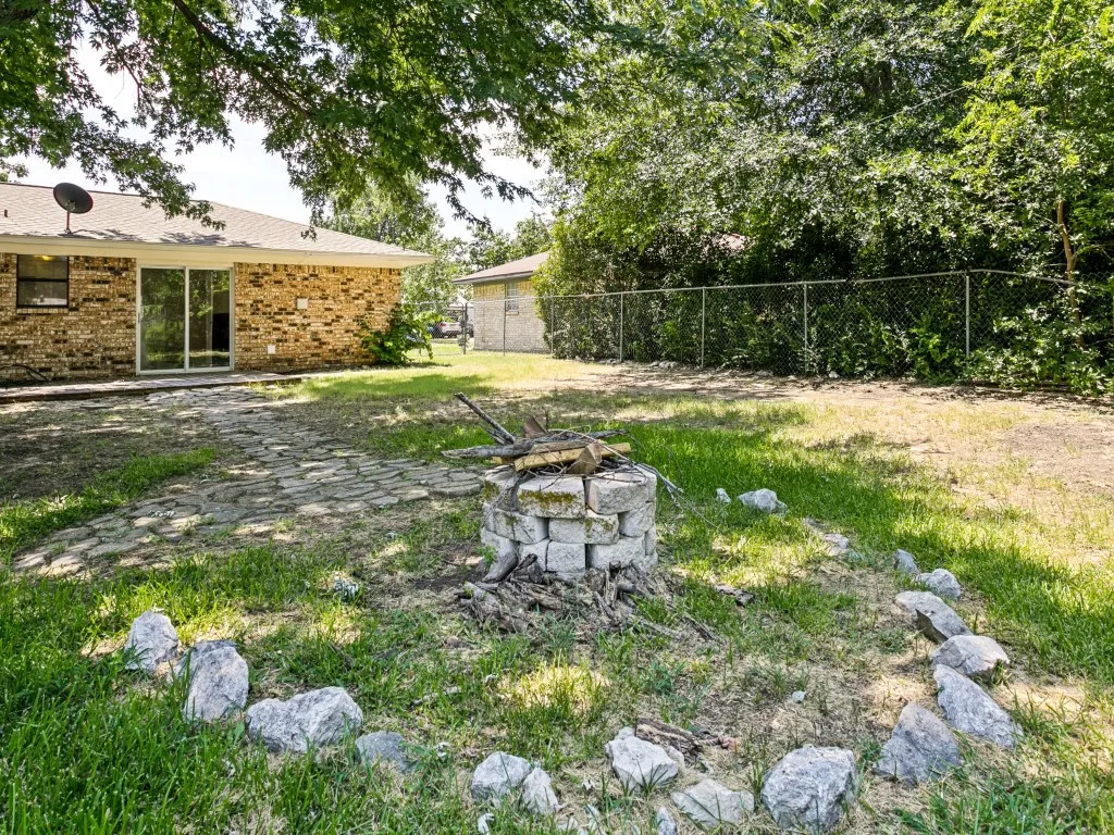 103 Southmanor Court Sanger TX 76266