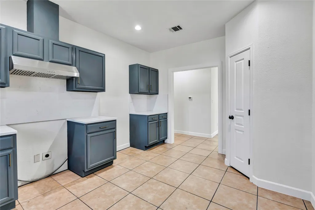 3022 Loving Avenue Fort Worth TX 76106