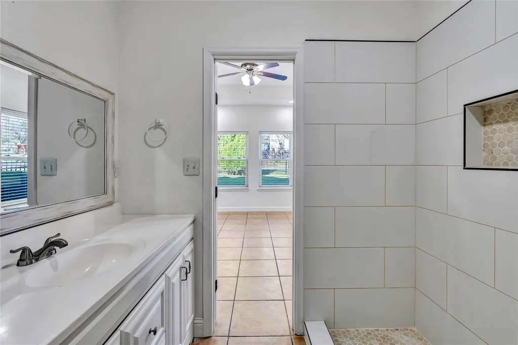 3022 Loving Avenue Fort Worth TX 76106