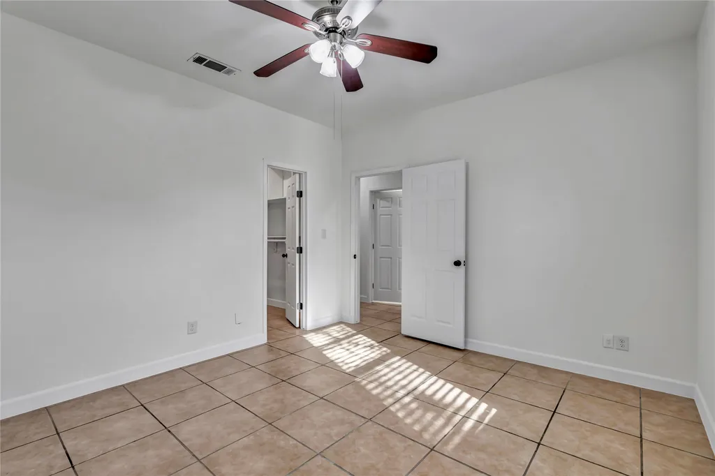 3022 Loving Avenue Fort Worth TX 76106