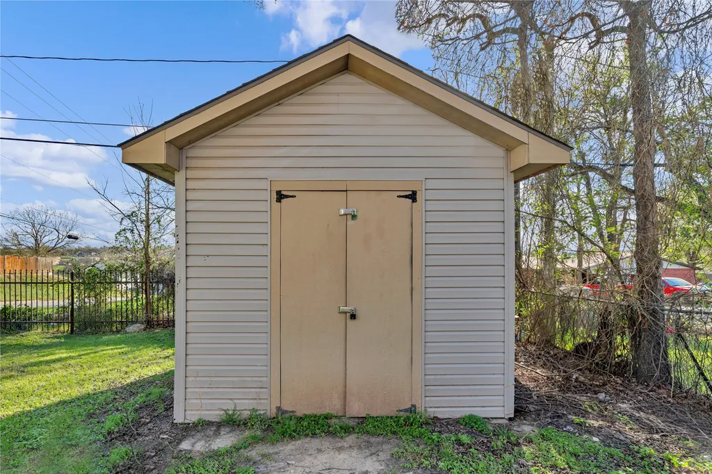 3022 Loving Avenue Fort Worth TX 76106