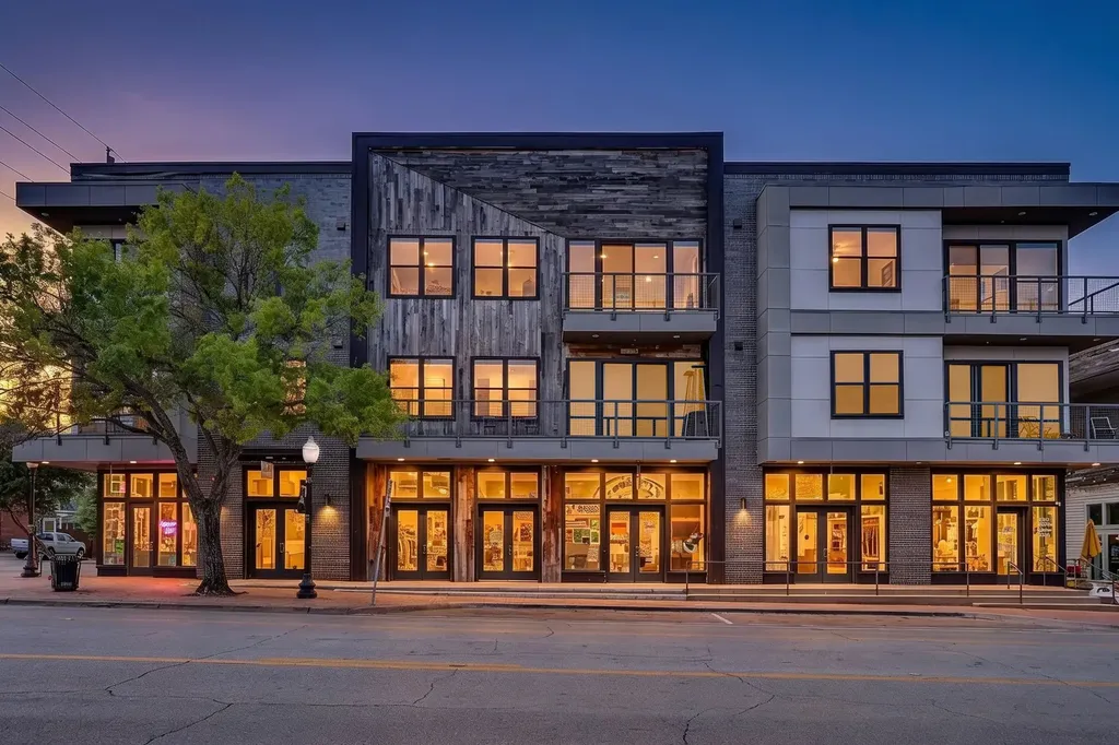 1455 W Magnolia Avenue Fort Worth TX 76104