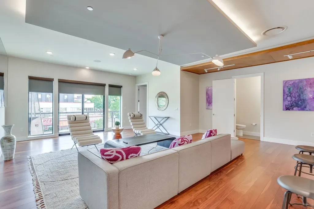 1455 W Magnolia Avenue Fort Worth TX 76104