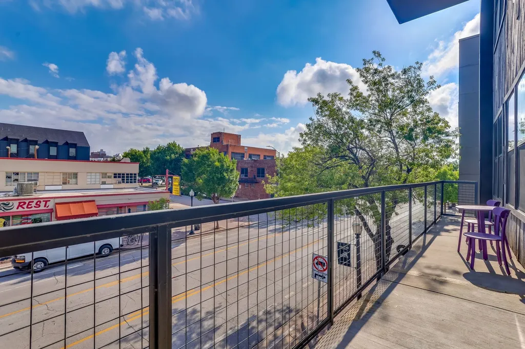 1455 W Magnolia Avenue Fort Worth TX 76104