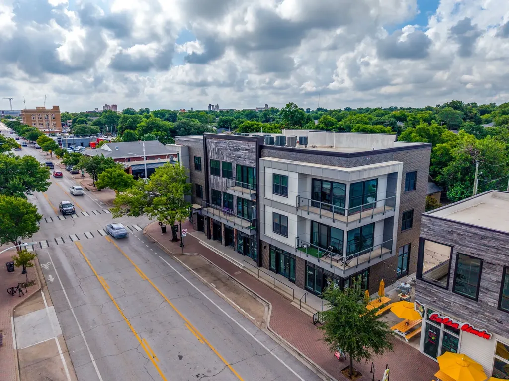 1455 W Magnolia Avenue Fort Worth TX 76104