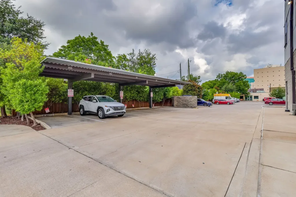 1455 W Magnolia Avenue Fort Worth TX 76104