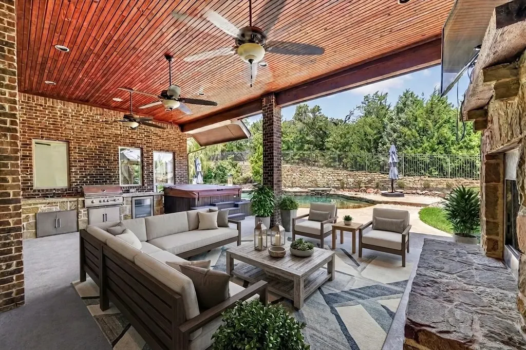 861 Hayden Road Lantana TX 76226