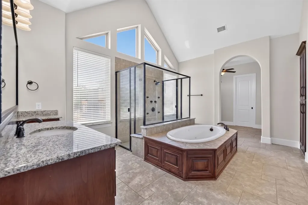 861 Hayden Road Lantana TX 76226